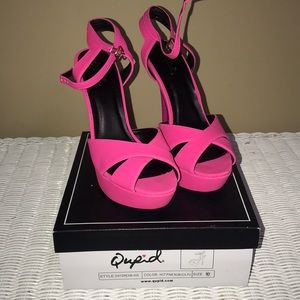 Qupid NIB Hot Pink ankle strap platform heels - 10